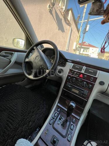 Mercedes E 220 2002, 362,000 km - 2.2 л - Bakı