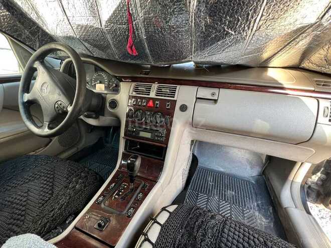 Mercedes E 220 2002, 362,000 km - 2.2 л - Bakı