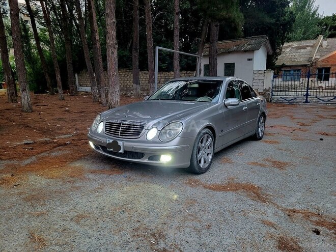 Mercedes E 320 2003, 318,000 km - 3.2 l - Bakı