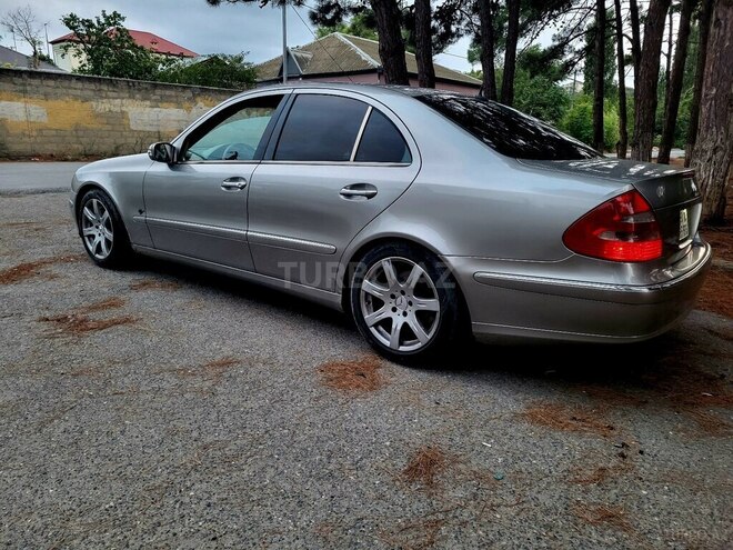 Mercedes E 320 2003, 318,000 km - 3.2 l - Bakı