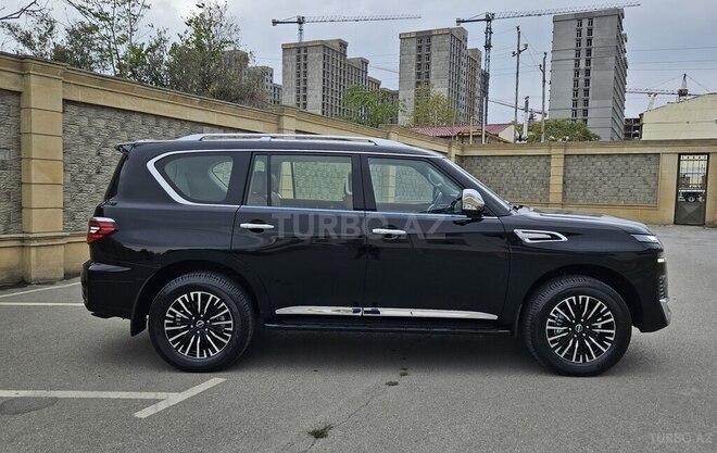 Nissan Patrol 2023, 1,800 km - 4.0 l - Bakı