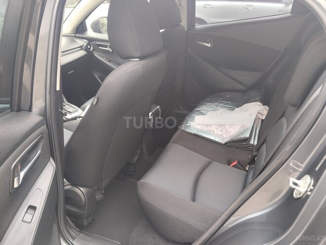 Toyota Yaris 2015, 101,000 km - 1.5 l - Bakı