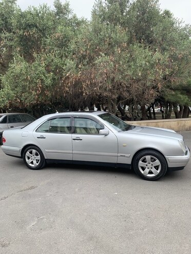 Mercedes E 240 1999, 347,630 km - 2.4 l - Bakı