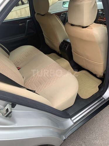 Mercedes E 240 1999, 347,630 km - 2.4 l - Bakı
