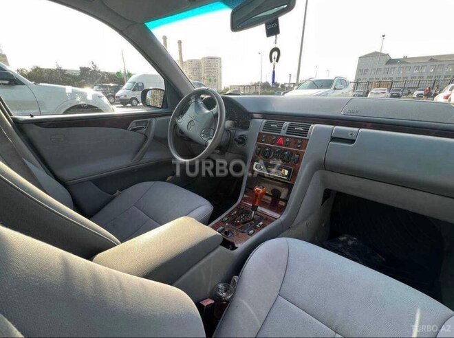 Mercedes E 220 2001, 435,125 km - 2.2 л - Bakı