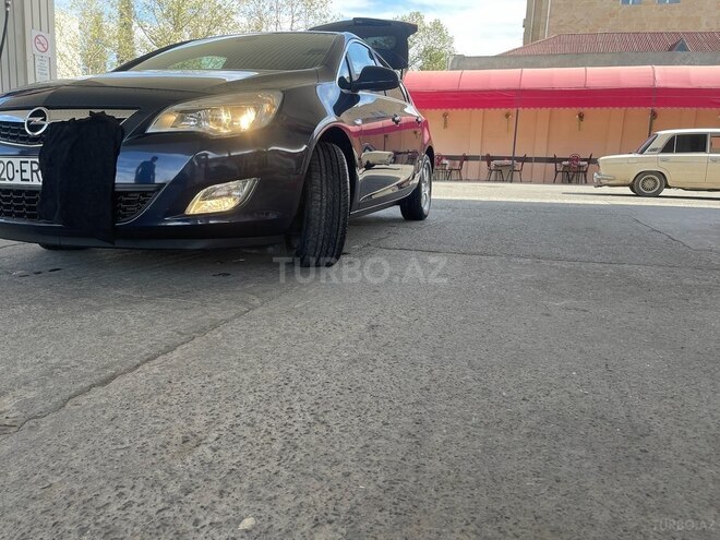 Opel Astra 2010, 167,500 km - 1.4 л - Gəncə