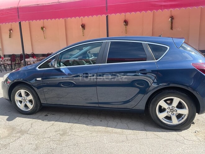 Opel Astra 2010, 167,500 km - 1.4 л - Gəncə