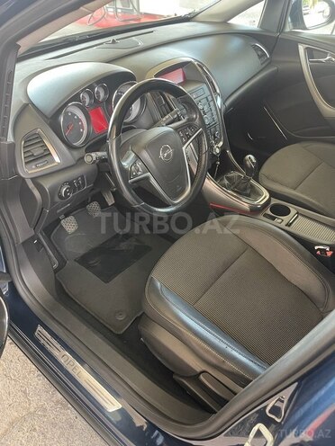 Opel Astra 2010, 167,500 km - 1.4 л - Gəncə