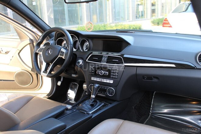 Mercedes C 300 2012, 76,400 km - 3.0 l - Bakı