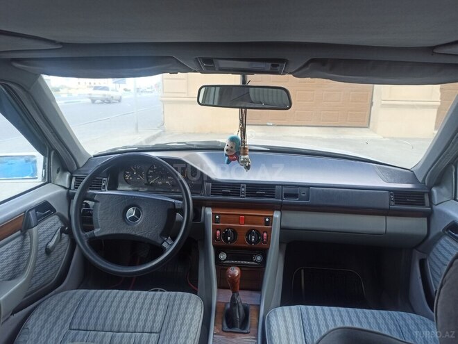 Mercedes E 200 1990, 248,200 km - 2.0 l - Bakı