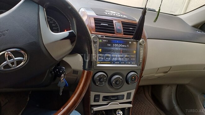 Toyota Corolla 2011, 420,000 km - 1.6 л - Bakı