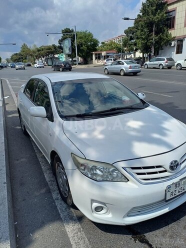 Toyota Corolla 2011, 420,000 km - 1.6 л - Bakı