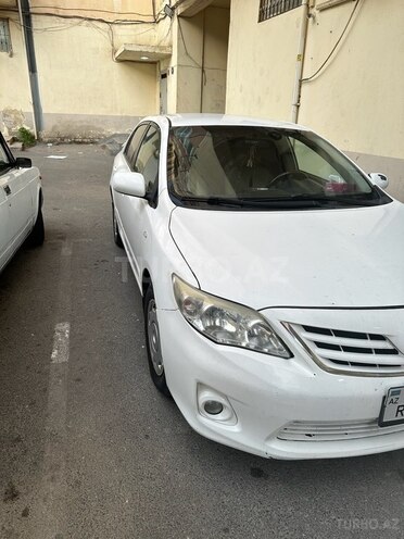 Toyota Corolla 2011, 420,000 km - 1.6 л - Bakı