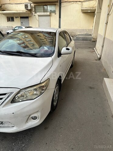 Toyota Corolla 2011, 420,000 km - 1.6 л - Bakı