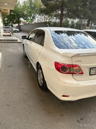 Toyota Corolla 2011, 420,000 km - 1.6 л - Bakı