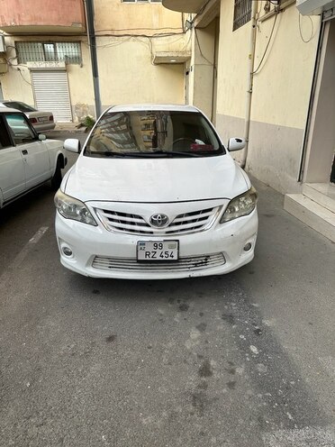 Toyota Corolla 2011, 420,000 km - 1.6 л - Bakı