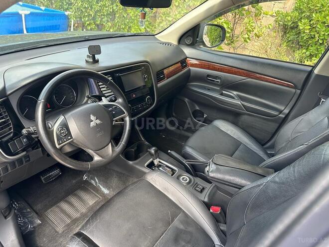Mitsubishi Outlander 2014, 140,000 km - 2.4 л - Bakı