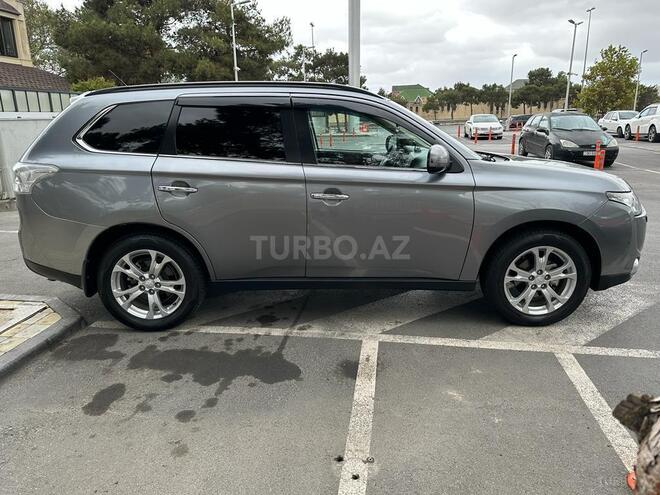Mitsubishi Outlander 2014, 140,000 km - 2.4 л - Bakı