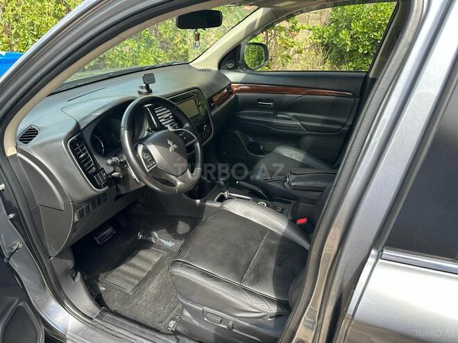 Mitsubishi Outlander 2014, 140,000 km - 2.4 л - Bakı