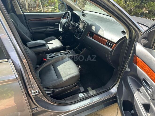 Mitsubishi Outlander 2014, 140,000 km - 2.4 л - Bakı