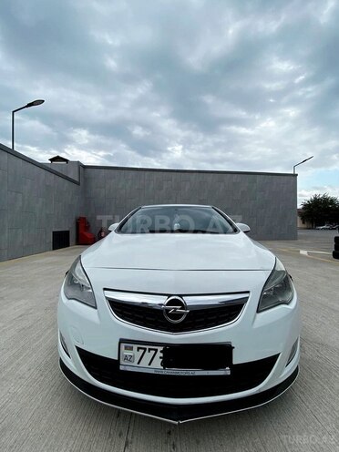 Opel Astra 2011, 218,000 km - 1.6 l - Bakı