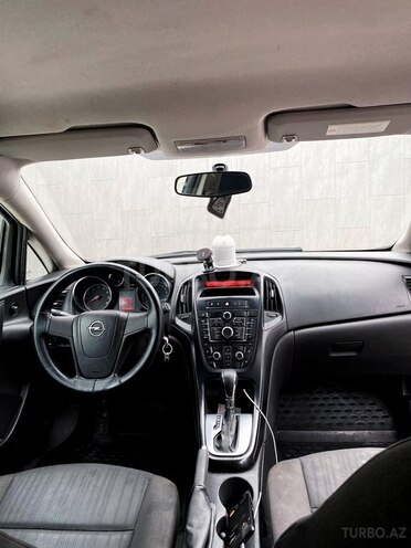 Opel Astra 2011, 218,000 km - 1.6 l - Bakı