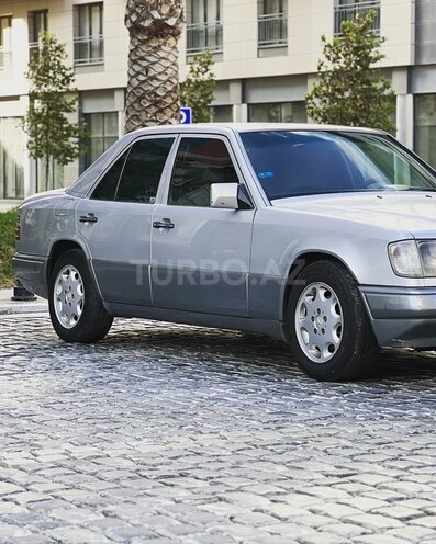 Mercedes E 200 1995, 358,117 km - 2.0 l - Bakı