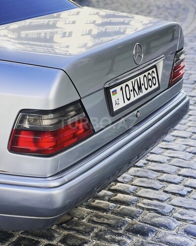 Mercedes E 200 1995, 358,117 km - 2.0 l - Bakı