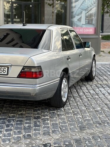 Mercedes E 200 1995, 358,117 km - 2.0 l - Bakı