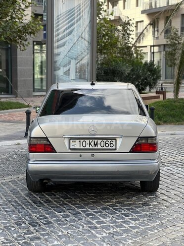 Mercedes E 200 1995, 358,117 km - 2.0 l - Bakı