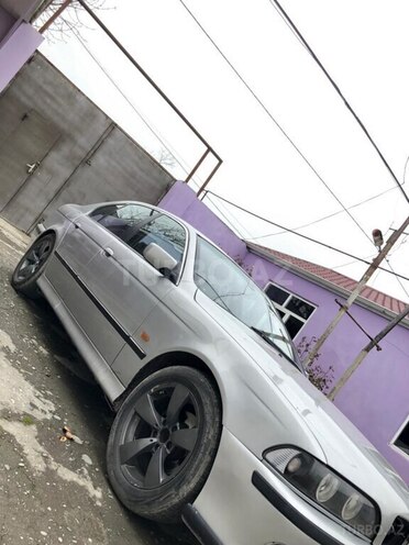 BMW 520 1998, 280,000 km - 2.0 l - Xaçmaz
