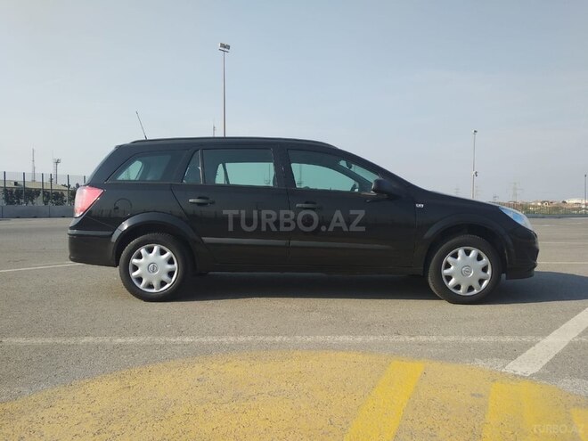 Opel Astra 2009, 125,000 km - 1.4 л - Bakı