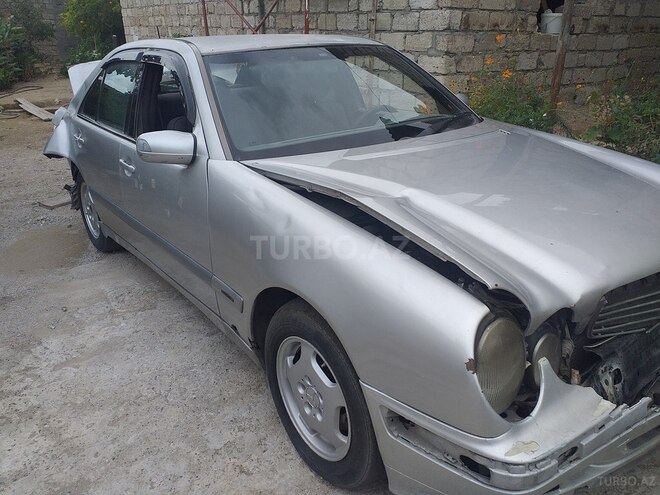 Mercedes E 220 2000, 750,000 km - 2.2 l - Bakı