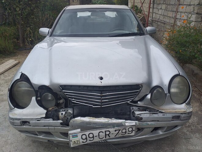 Mercedes E 220 2000, 750,000 km - 2.2 l - Bakı