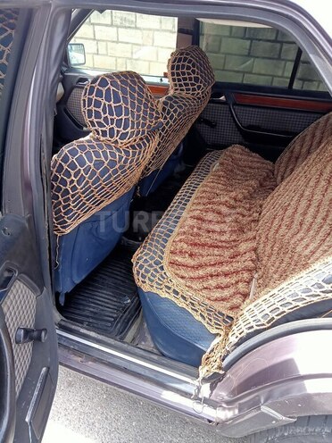 Mercedes E 200 1993, 250,000 km - 2.0 l - Quba