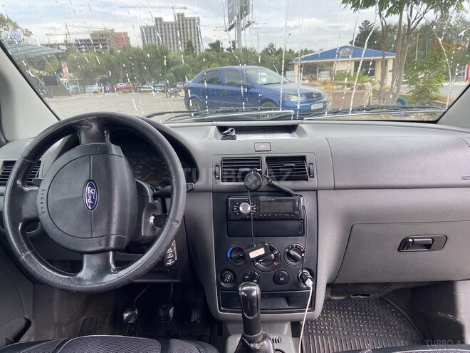 Ford Tourneo Connect 2004, 472,000 km - 1.8 l - Bakı