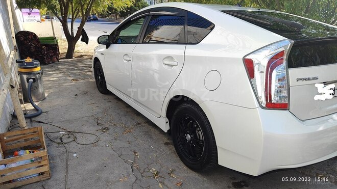Toyota Prius 2015, 128,000 km - 1.8 l - Bakı
