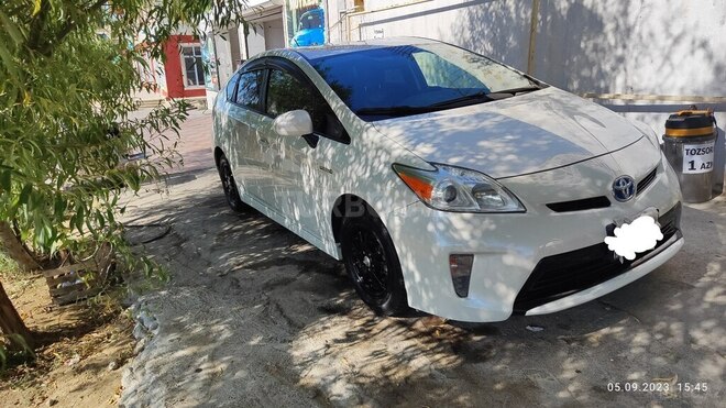 Toyota Prius 2015, 128,000 km - 1.8 l - Bakı