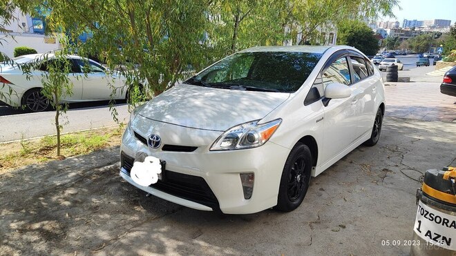 Toyota Prius 2015, 128,000 km - 1.8 l - Bakı