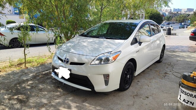 Toyota Prius 2015, 128,000 km - 1.8 l - Bakı