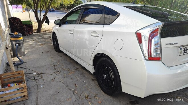 Toyota Prius 2015, 128,000 km - 1.8 l - Bakı