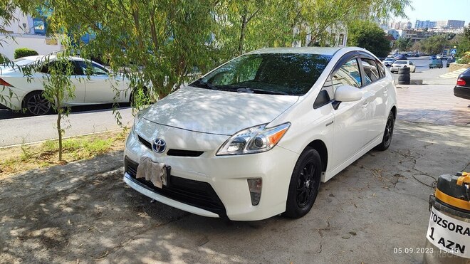 Toyota Prius 2015, 128,000 km - 1.8 l - Bakı