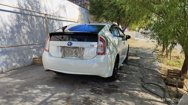 Toyota Prius 2015, 128,000 km - 1.8 l - Bakı