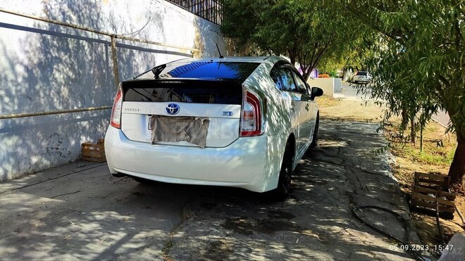 Toyota Prius 2015, 128,000 km - 1.8 l - Bakı