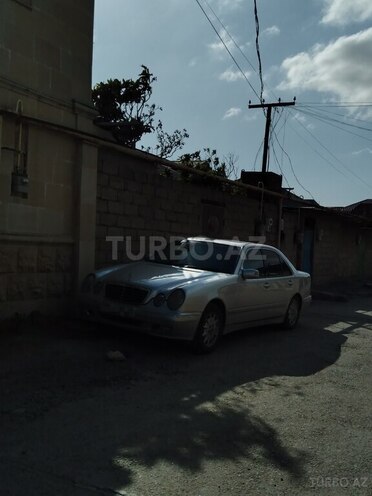 Mercedes E 220 2001, 640,000 km - 2.2 l - Bakı