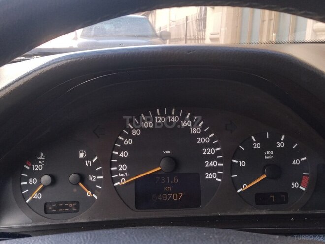 Mercedes E 220 2001, 640,000 km - 2.2 l - Bakı