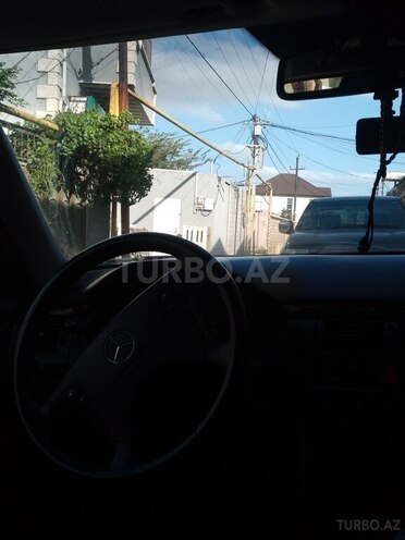 Mercedes E 220 2001, 640,000 km - 2.2 l - Bakı