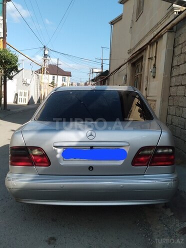 Mercedes E 220 2001, 640,000 km - 2.2 l - Bakı