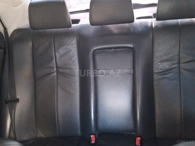 Mercedes E 220 2001, 640,000 km - 2.2 l - Bakı