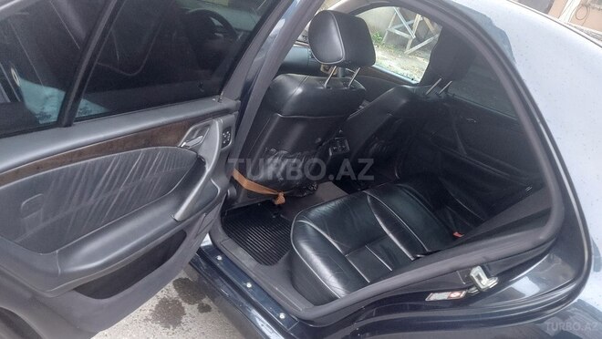 Mercedes E 220 2001, 320,000 km - 2.2 л - Bakı